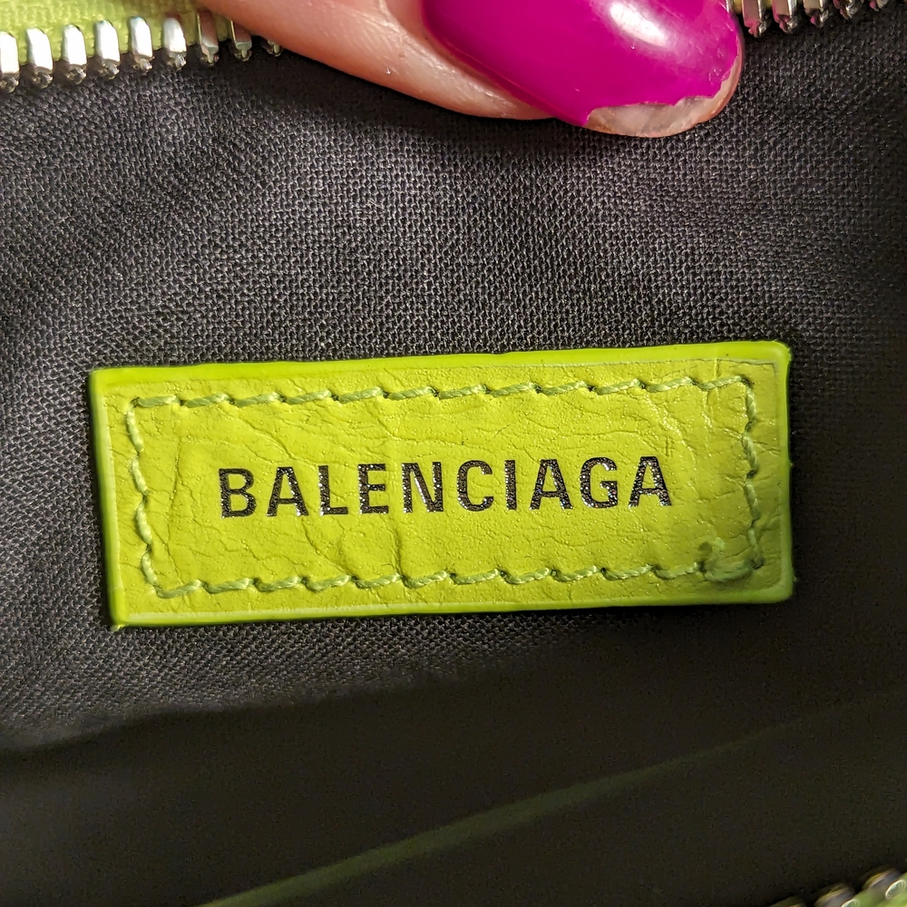Balenciaga Heart-Shaped Neon Tag - Picture 6 of 7